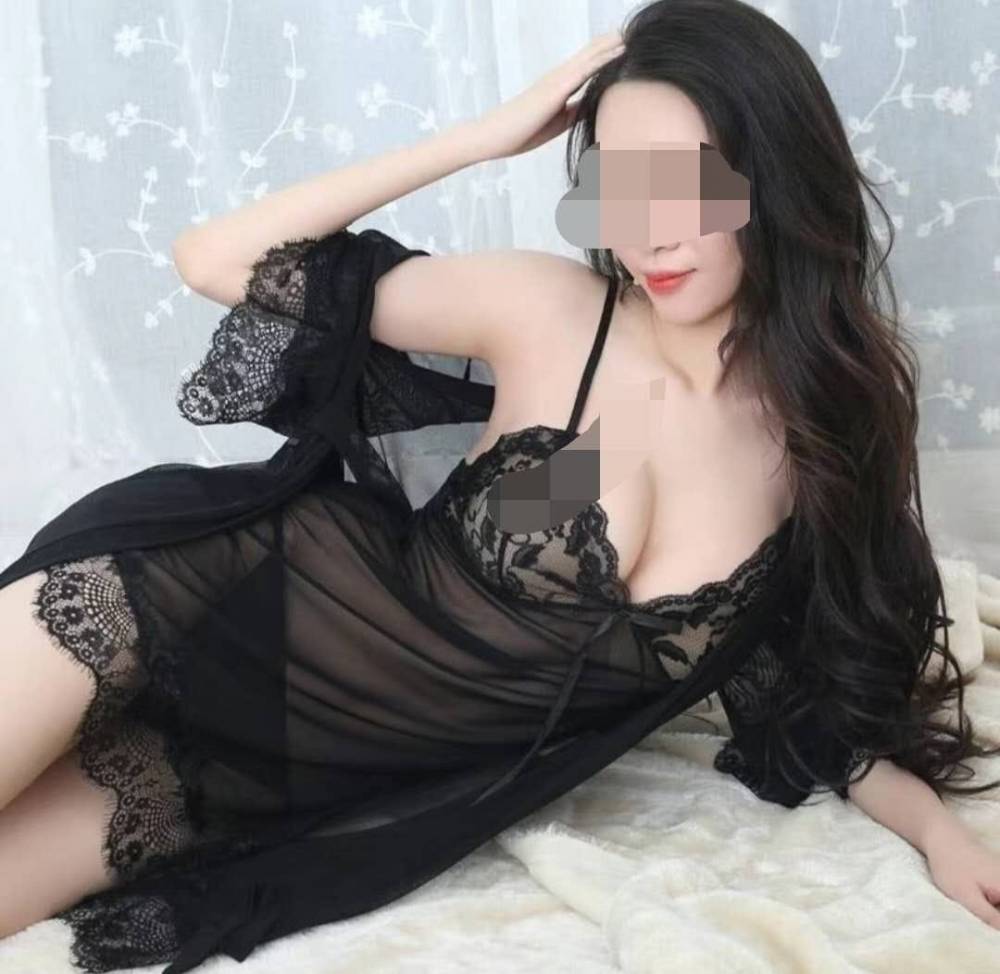Lucky Sexy Masseurin aus China Vorschau 2